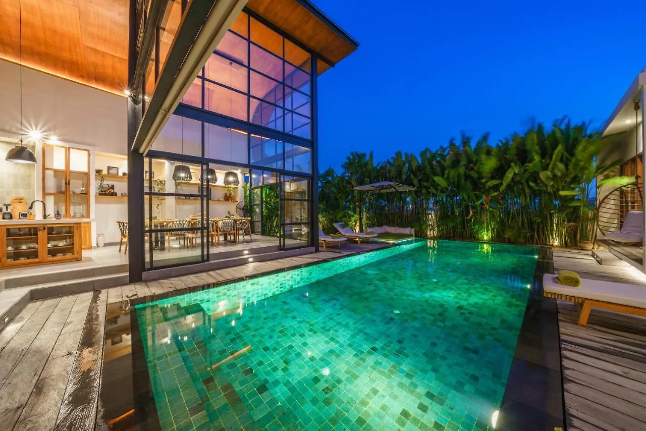 Villa Mango 3 - Amazing 4-Bdr Villa In Berawa ! Perfect Location ! Canggu   Canggu (Bali)