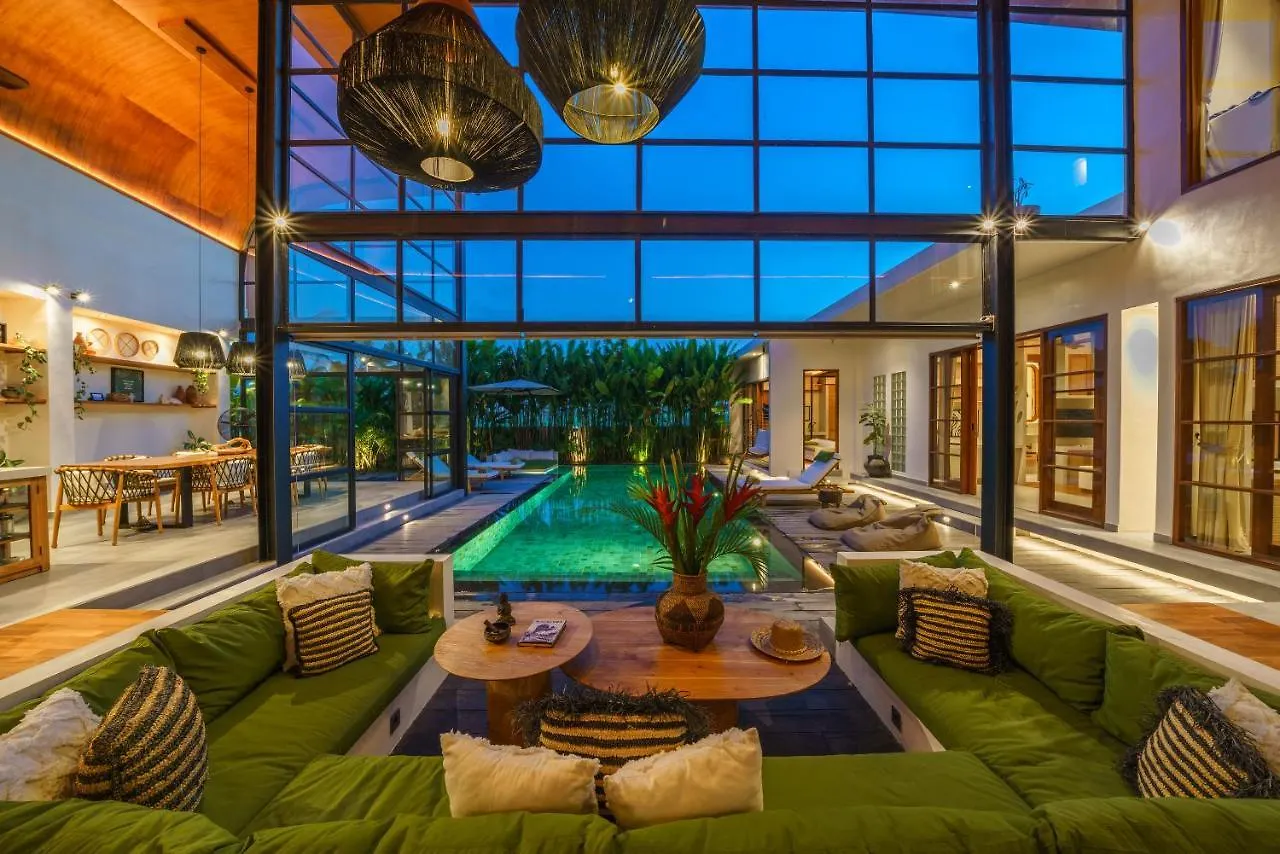 Villa Mango 3 - Amazing 4-Bdr Villa In Berawa ! Perfect Location ! Canggu  Indonesia